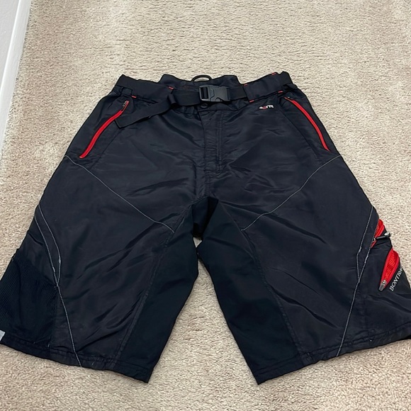 Bontrager Other - Motor cycle shorts medium great condition